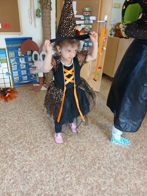 ČARODĚJNICKÝ REJ U MEDVÍDKŮ