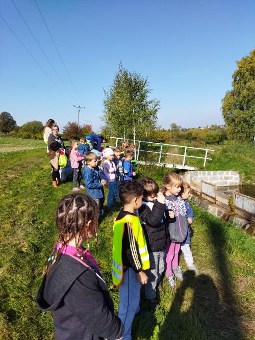 PODZIMNÍ VÝLET MEDVÍDKŮ A VEVEREK K RYBNÍKU POD ZBOŽNOVEM